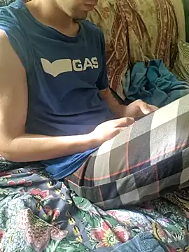 Snapshot of tipetto06 chatting on October 3, 9:06 am tipetto06 online show from October 3, 9:06 am