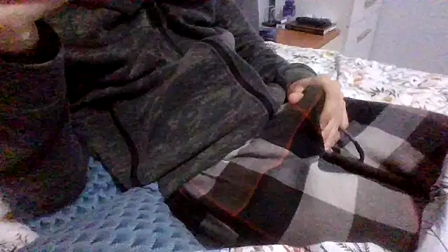 Snapshot of tipetto06 chatting on October 15, 8:20 pm tipetto06 online show from October 15, 8:20 pm