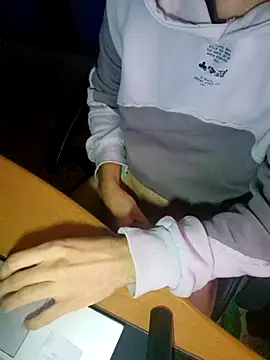 Snapshot of tipetto06 chatting on October 21, 8:59 am tipetto06 online show from October 21, 8:59 am