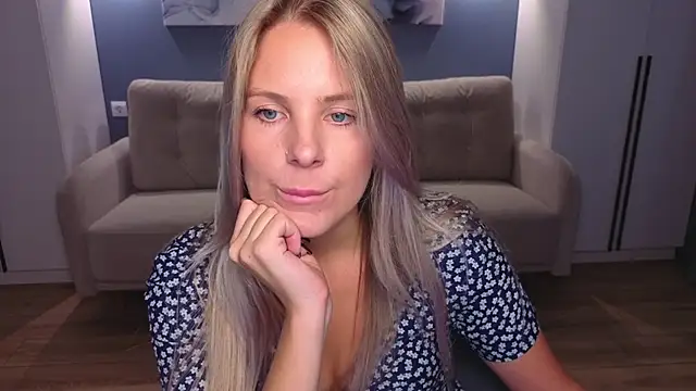 Snapshot of MelanieBennett chatting on October 14, 1:12 pm MelanieBennett online show from October 14, 1:12 pm