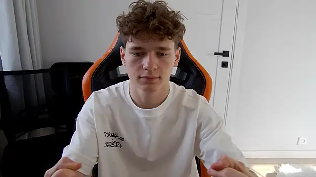 DanyDavis online show from March 27, 8:20 am