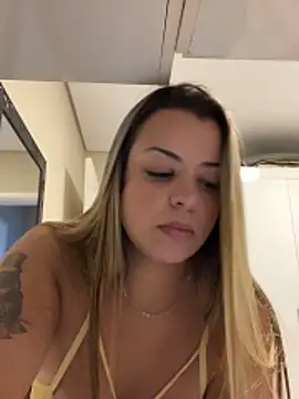 Snapshot of Patyyyy chatting on April 14, 10:43 am Patyyyy online show from April 14, 10:43 am