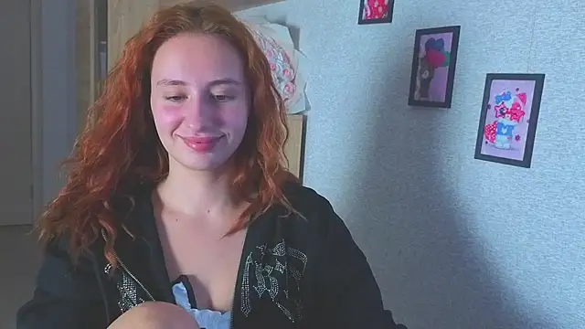 Snapshot of kristi_ginger chatting on December 5, 8:16 pm kristi ginger online show from December 5, 8:16 pm