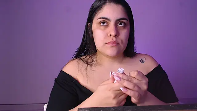 Snapshot of Amandaa_Lynn chatting on November 8, 11:03 pm Amandaa Lynn online show from November 8, 11:03 pm