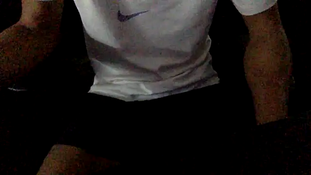 Snapshot of hornygymbro chatting on March 20, 1:26 pm hornygymbro online show from March 20, 1:26 pm