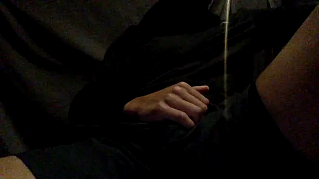 Snapshot of hornygymbro chatting on November 10, 8:52 pm hornygymbro online show from November 10, 8:52 pm