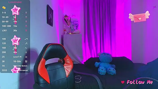 SkylerBennet online show from July 23, 1:30 am