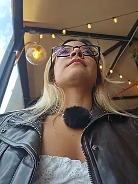 Pretty roxxyy online show from March 20, 2:44 pm