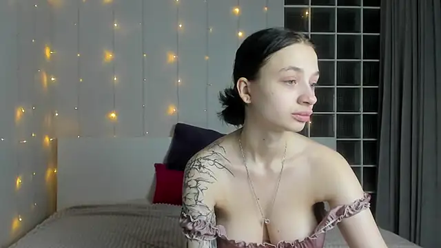 Snapshot of Chatty_Alice chatting on September 22, 12:34 am Chatty Alice online show from September 22, 12:34 am