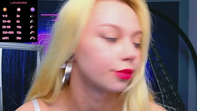 AlessiaCroft online show from March 31, 4:02 am