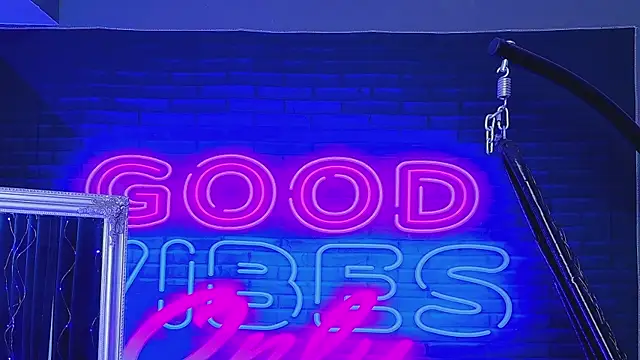 AlessiaCroft online show from April 6, 4:10 am