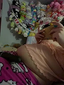 Snapshot of w3tkittty chatting on February 18, 1:07 pm w3tkittty online show from February 18, 1:07 pm