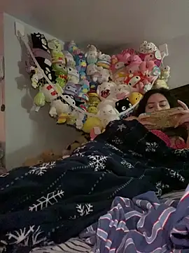 Snapshot of w3tkittty chatting on February 19, 1:12 am w3tkittty online show from February 19, 1:12 am