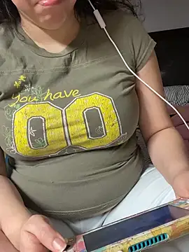 w3tkittty online show from May 24, 12:48 am