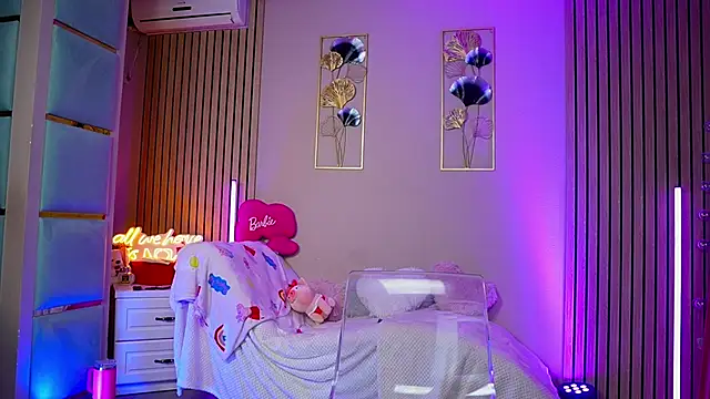 SabrinaJade online show from February 13, 5:36 am