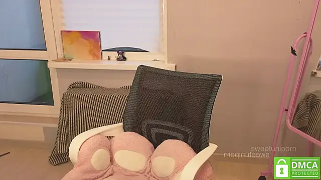 sweetuniporn online show from December 1, 8:08 am