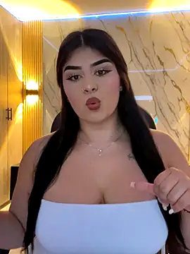 Snapshot of Kariina__69 chatting on January 6, 3:43 am Kariina 69 online show from January 6, 3:43 am