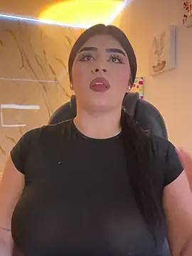 Snapshot of Kariina__69 chatting on January 11, 1:43 am Kariina 69 online show from January 11, 1:43 am