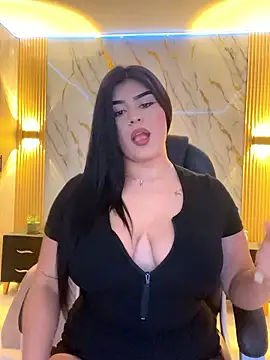 Snapshot of Kariina__69 chatting on January 14, 2:39 am Kariina 69 online show from January 14, 2:39 am