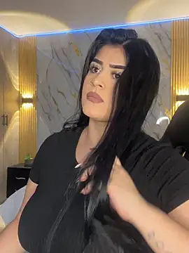 Snapshot of Kariina__69 chatting on February 24, 12:30 am Kariina 69 online show from February 24, 12:30 am