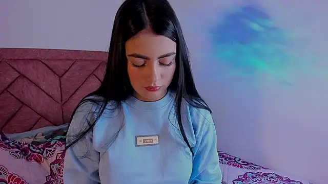 mialeia01 online show from September 24, 8:34 pm