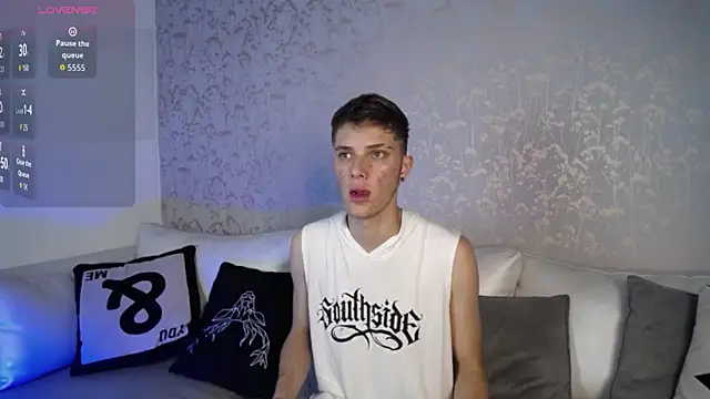 Snapshot of Robbin_Blaze chatting on September 13, 8:30 pm Robbin Blaze online show from September 13, 8:30 pm