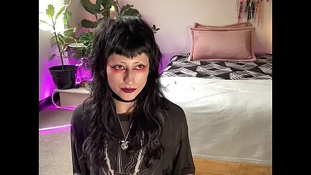 ELENA UMBRA online show from December 15, 7:07 pm