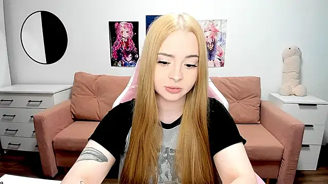 mistress lain online show from February 21, 10:00 pm