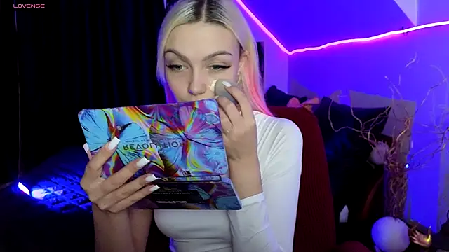 LinaLirian online show from November 23, 2:06 pm