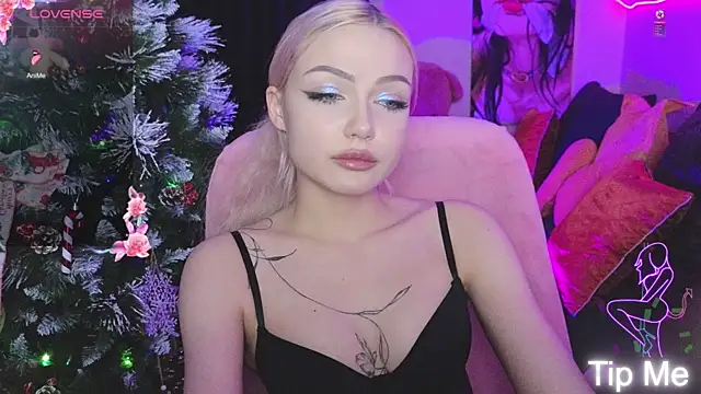 LinaLirian online show from January 15, 6:00 pm