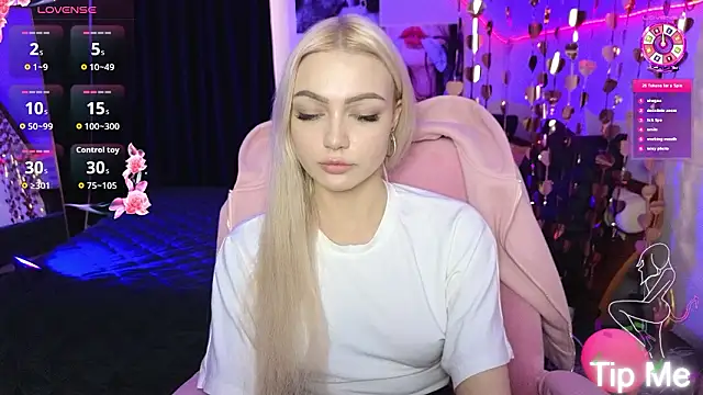 LinaLirian online show from March 24, 2:44 pm