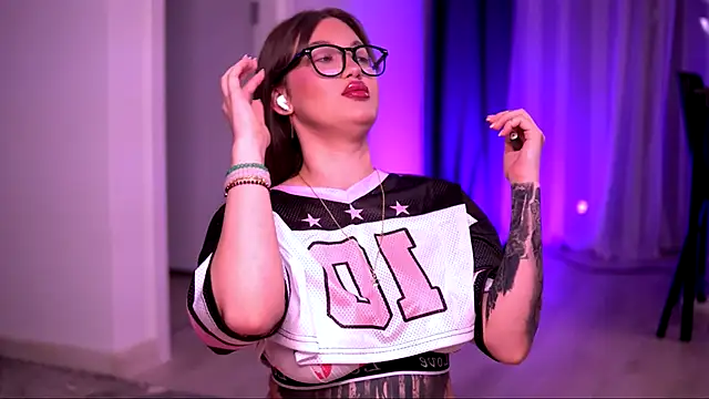 AryaDeluna online show from October 2, 11:01 pm