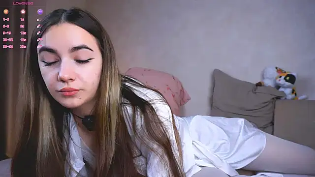 CupSizeGirl online show from October 10, 2:49 pm