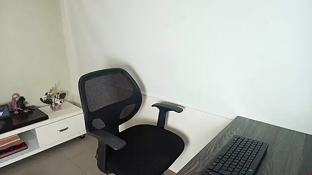  Victoria Collins online show from October 24, 11:06 am