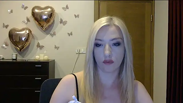 Snapshot of Wild_Silk_Desire chatting on July 14, 4:34 pm Wild Silk Desire online show from July 14, 4:34 pm