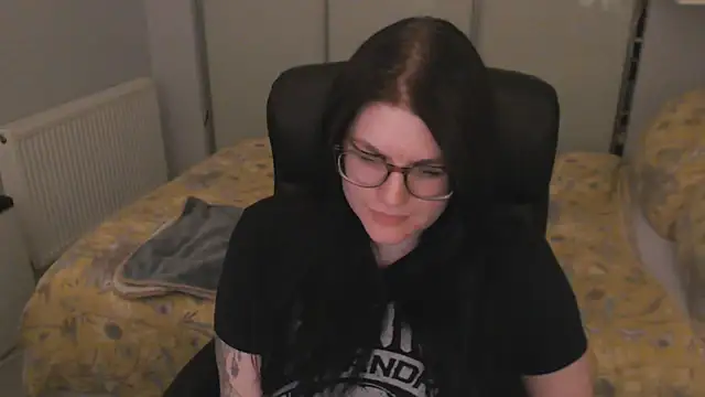 GothSuccubusBabe online show from April 17, 10:57 pm