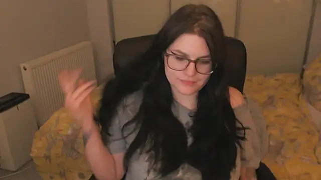 GothSuccubusBabe online show from May 21, 9:11 pm