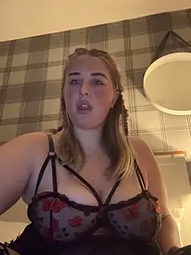 CutieCurvyGirlxo online show from October 12, 10:09 pm