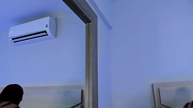 ZoeMorris online show from October 15, 11:32 am