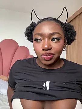 alissradiante1 online show from October 5, 9:56 pm