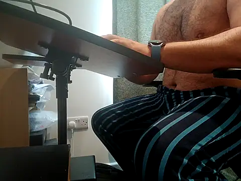 CloudyMuscleBeefy online show from October 9, 1:20 pm