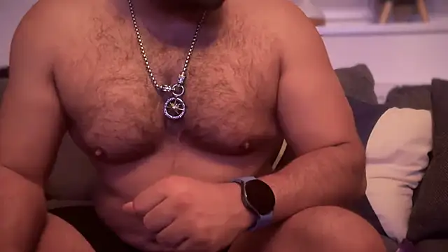 CloudyMuscleBeefy online show from October 18, 11:27 pm