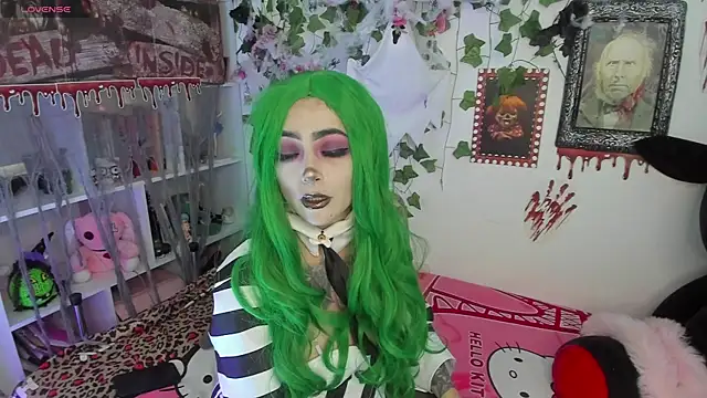 sarahminage  online show from October 30, 5:13 pm