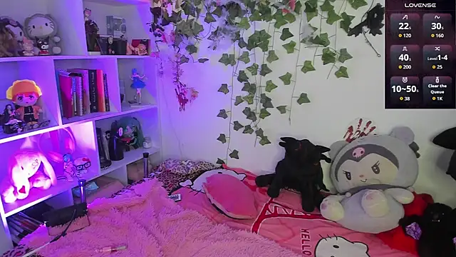 sarahminage  online show from November 18, 9:08 pm