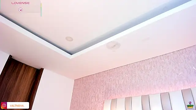 valt  online show from November 1, 7:27 pm