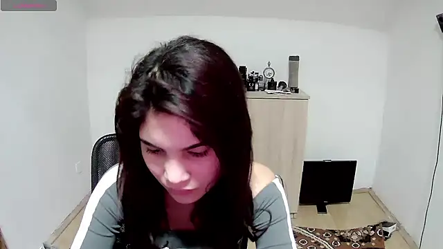 MalloryMyers online show from December 4, 8:39 pm