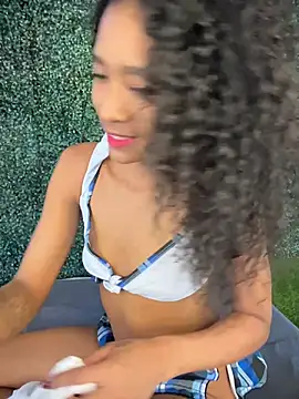 Snapshot of SweetCheeksXXX chatting on June 18, 9:30 pm SweetCheeksXXX online show from June 18, 9:30 pm