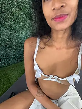 Snapshot of SweetCheeksXXX chatting on June 19, 9:29 pm SweetCheeksXXX online show from June 19, 9:29 pm