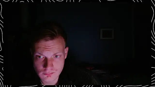 Snapshot of lustylyndon chatting on December 20, 5:25 am lustylyndon online show from December 20, 5:25 am