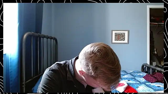 Snapshot of lustylyndon chatting on December 21, 7:43 pm lustylyndon online show from December 21, 7:43 pm